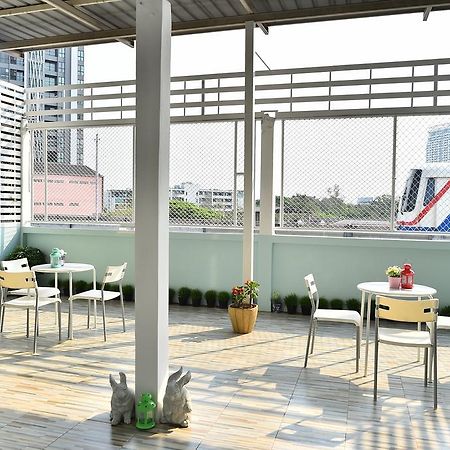 Take A Rest Hotel Bangkok Exterior foto