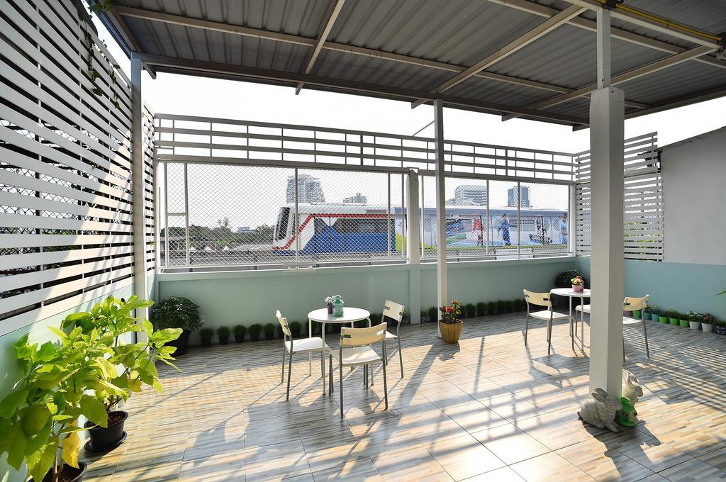 Take A Rest Hotel Bangkok Exterior foto