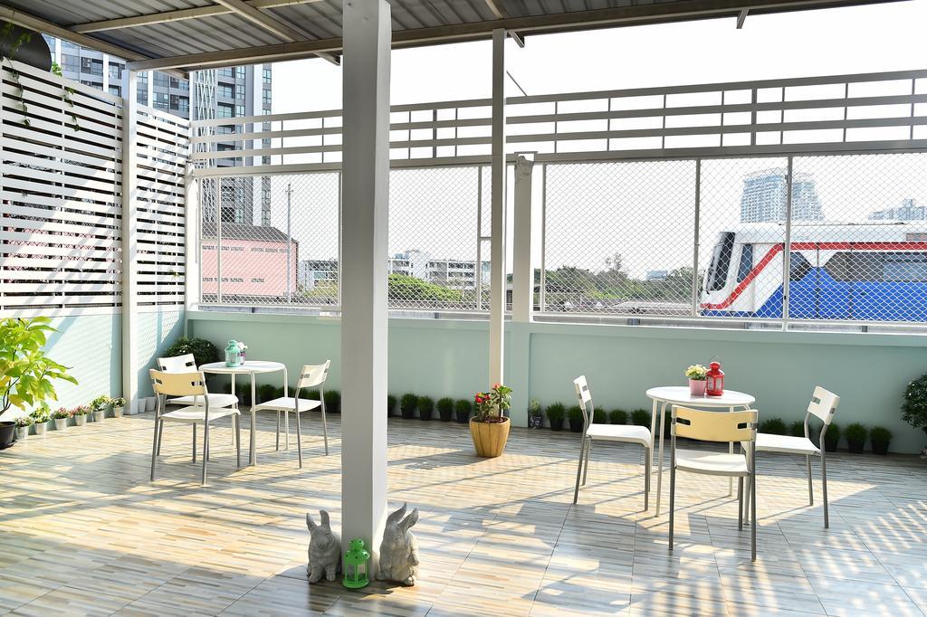 Take A Rest Hotel Bangkok Exterior foto
